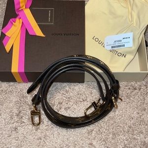 Louis Vuitton Monogram Adjustable 20mm shoulder strap